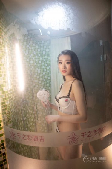 美女操美女